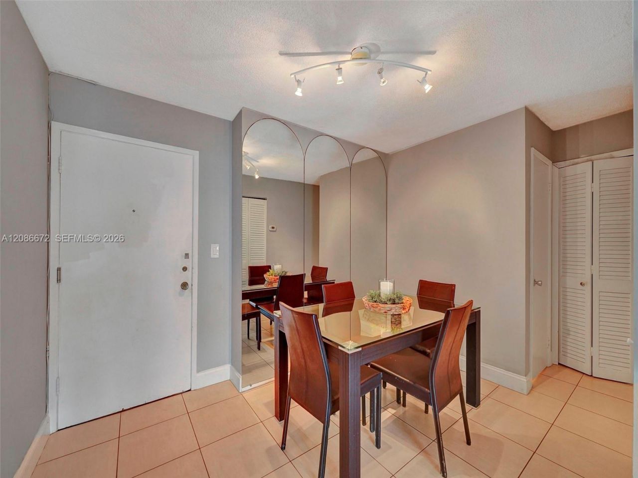 1658 Bay Rd, Unit 303, Miami Beach, FL 33139 Photo