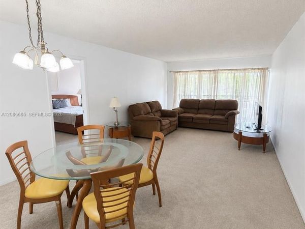 240 Lakeview Dr , Unit 212, Weston, FL 33326