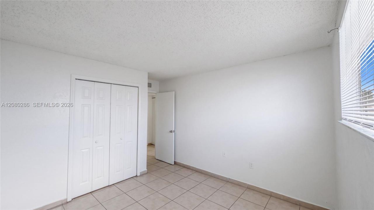666 W 81st St, Unit 303, Hialeah, FL 33014 Photo
