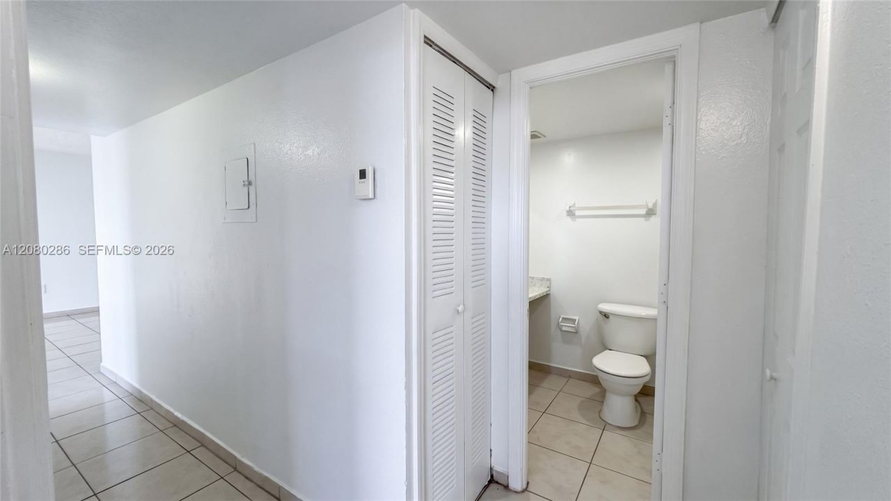 666 W 81st St, Unit 303, Hialeah, FL 33014 Photo