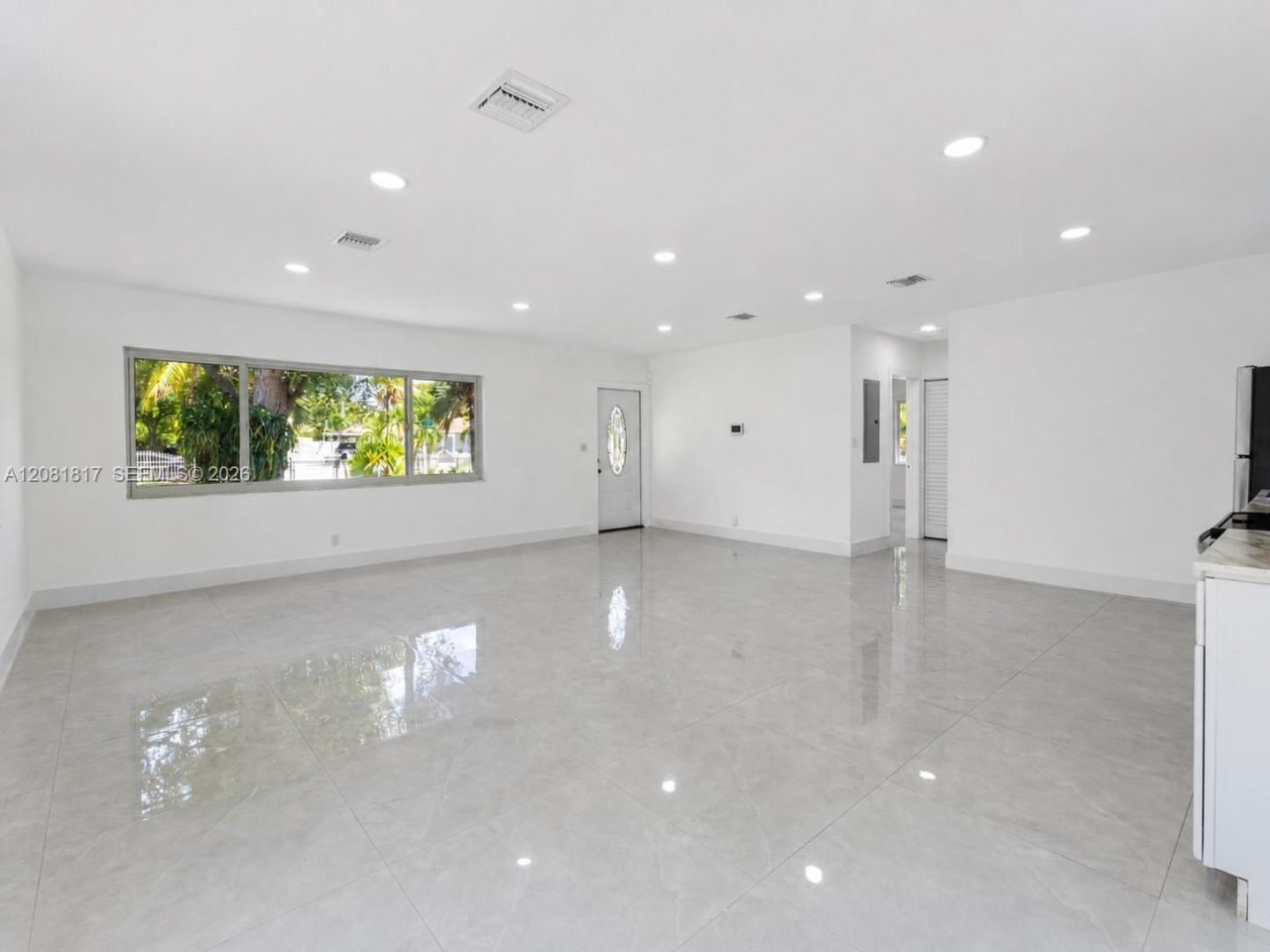 950 NE 164th St, North Miami Beach, FL 33162 Photo