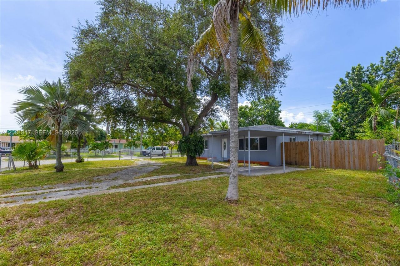 950 NE 164th St, North Miami Beach, FL 33162 Photo