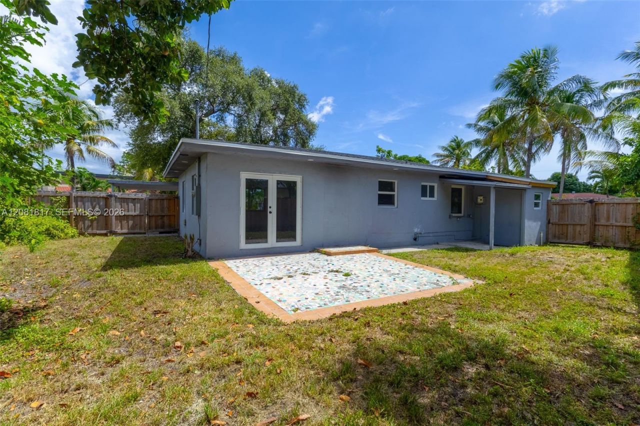 950 NE 164th St, North Miami Beach, FL 33162 Photo