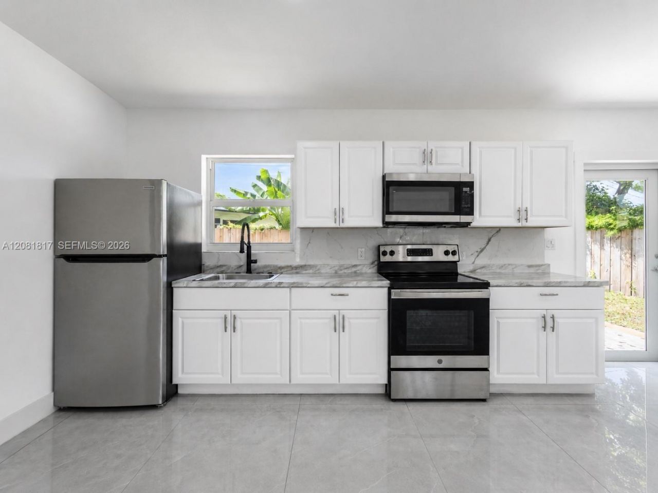 950 NE 164th St, North Miami Beach, FL 33162 Photo