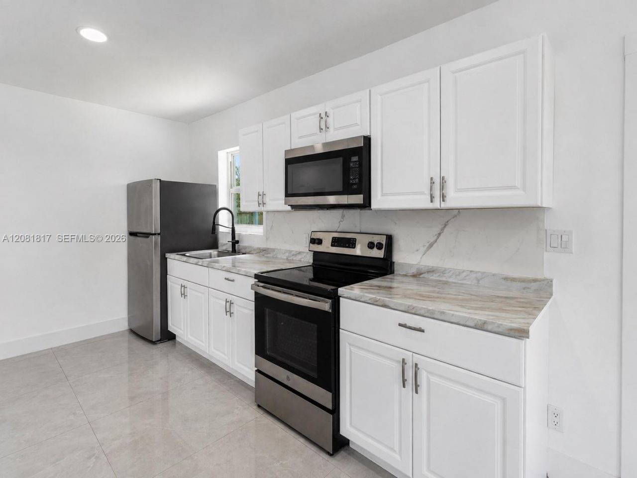 950 NE 164th St, North Miami Beach, FL 33162 Photo