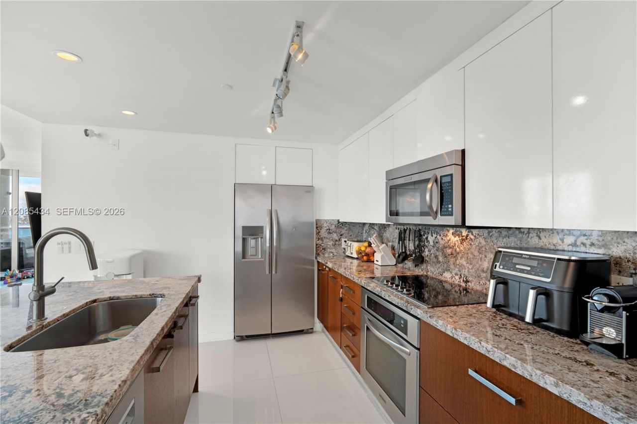 7935 East Dr, Unit 1401, North Bay Village, FL 33141 Photo