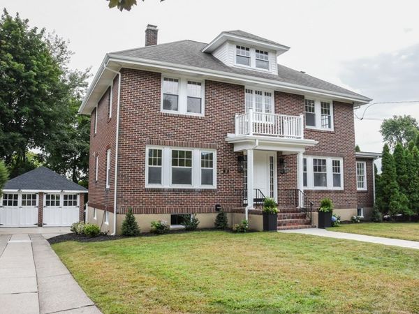 19 Stoneleigh Rd, Watertown, MA 02472