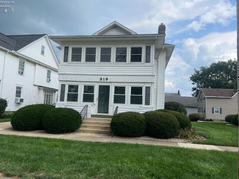319 S Arch Street, Fremont, OH 43420 Photo 2