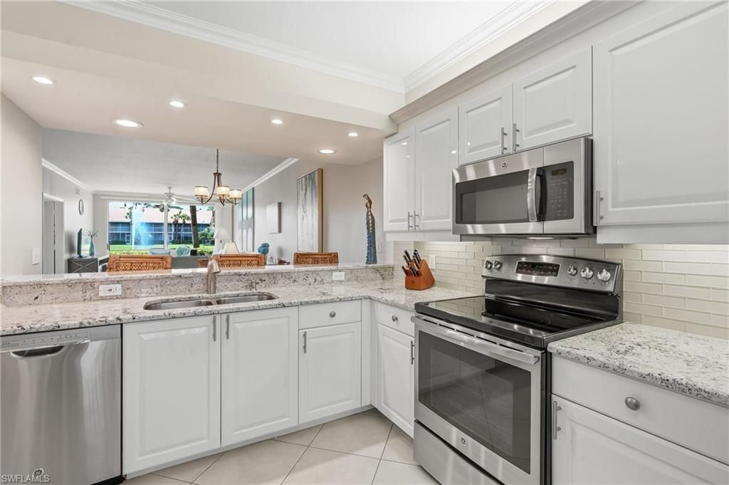 1615 Windy Pines Dr, Unit 5, Naples, FL 34112 Photo