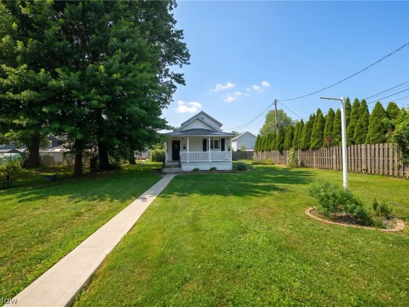 368 4th Drive NW, New Philadelphia, OH 44663 Photo 2