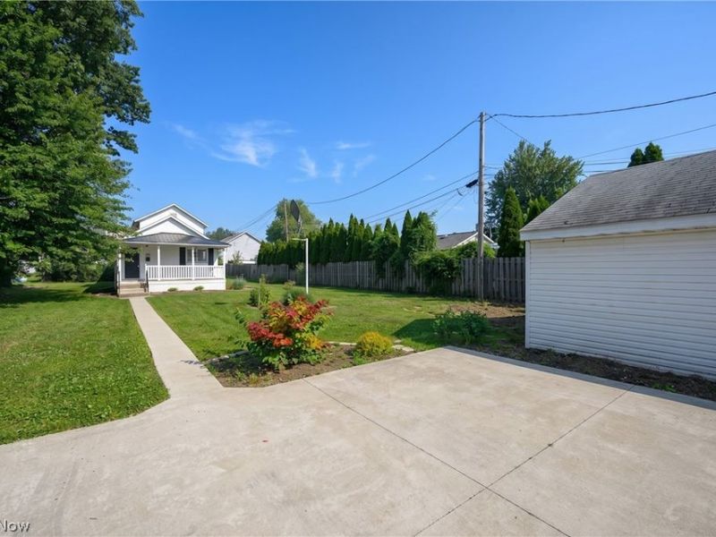368 4th Drive NW, New Philadelphia, OH 44663 Photo 3