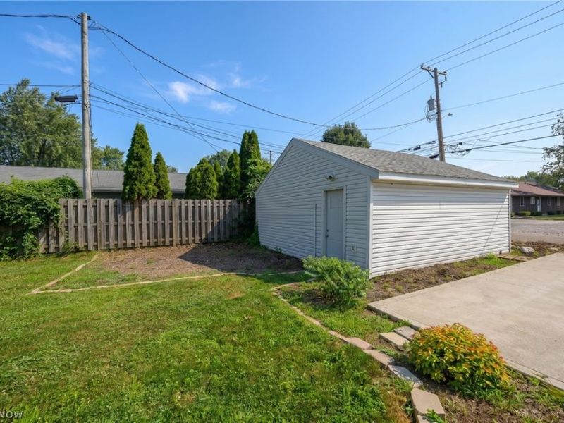368 4th Drive NW, New Philadelphia, OH 44663 Photo 4