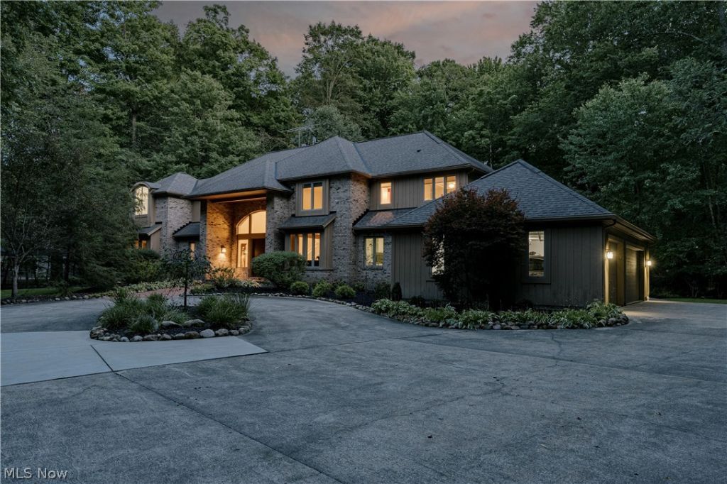80 Easton Lane, Moreland Hills, OH 44022