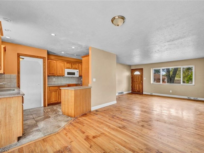 11255 Bobko Boulevard, Parma, OH 44130 Photo 11