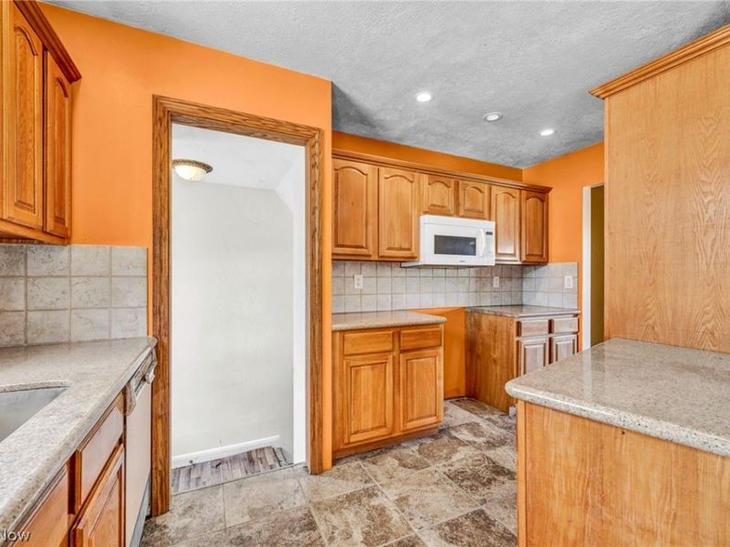 11255 Bobko Boulevard, Parma, OH 44130 Photo 14