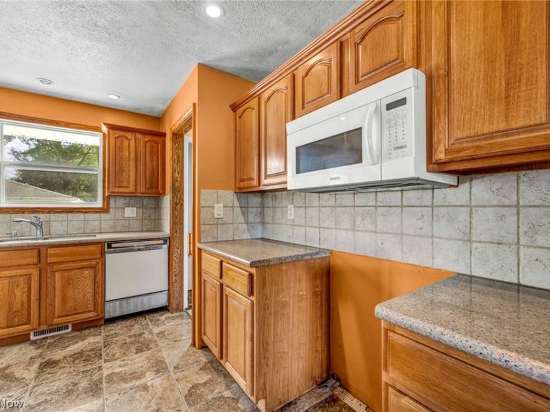 11255 Bobko Boulevard, Parma, OH 44130 Photo 17