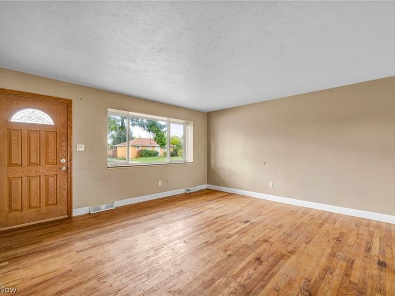 11255 Bobko Boulevard, Parma, OH 44130 Photo 5