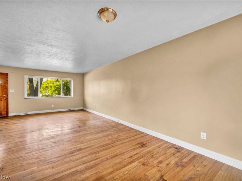 11255 Bobko Boulevard, Parma, OH 44130 Photo 9