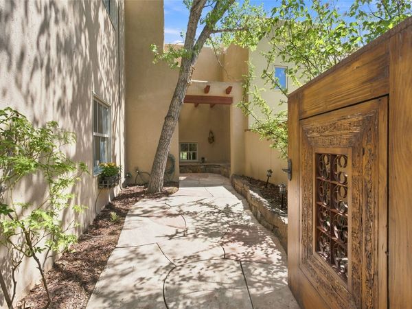 147 Gonzales Road , Unit 18, Santa Fe, NM 87501