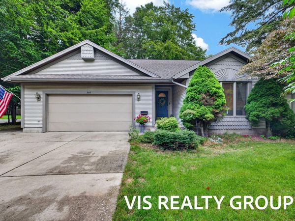 958 W Wellington Court, Muskegon, MI 49441