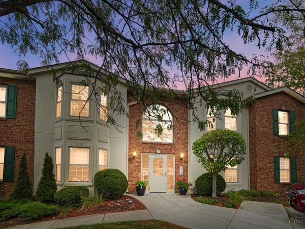5470 Asbury Lake Drive, Unit 25, Green Twp, OH 45247
