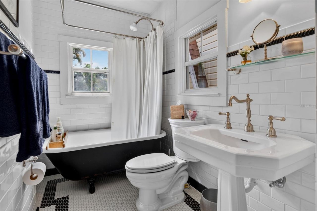 4451 Charles Lane, Sarasota, FL 34234 Photo