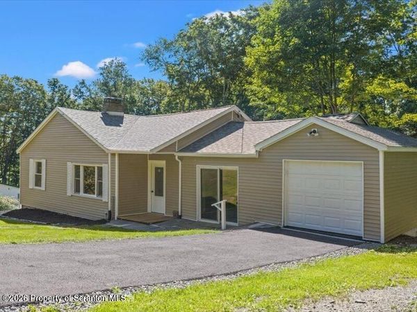 34 Dean Street, Montrose, PA 18801