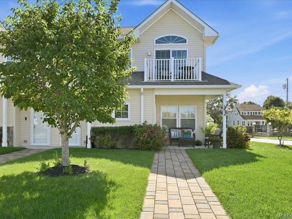 301 Anchor Court, Copiague, NY 11726