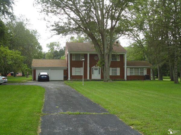 2633 Smith Road, Lambertville, MI 48144