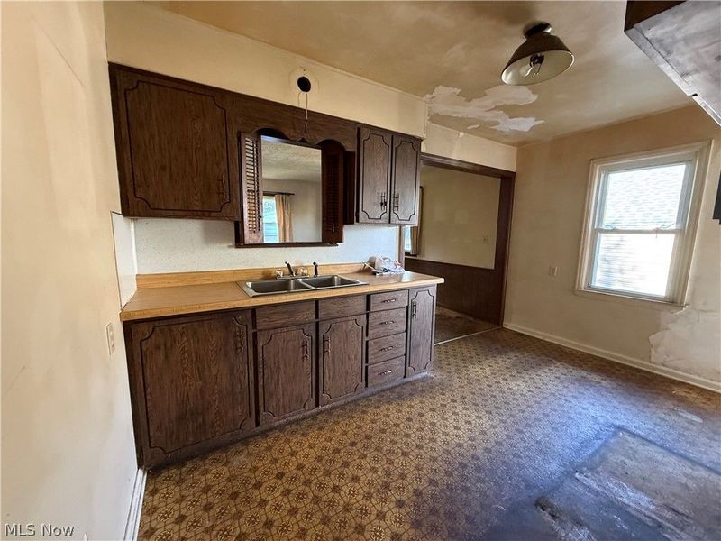 135 Beechwood, Youngstown, OH 44512 Photo 3