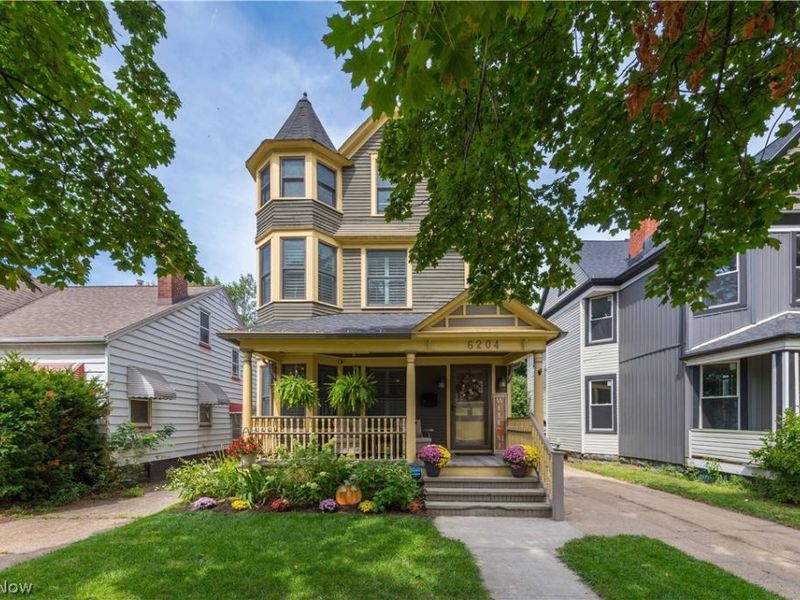 6204 W Clinton Avenue, Cleveland, OH 44102 Photo 2