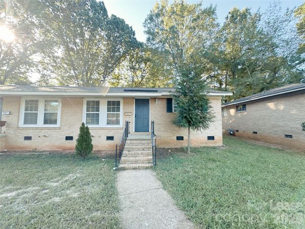 5006 Malibu Drive , Charlotte, NC 28215