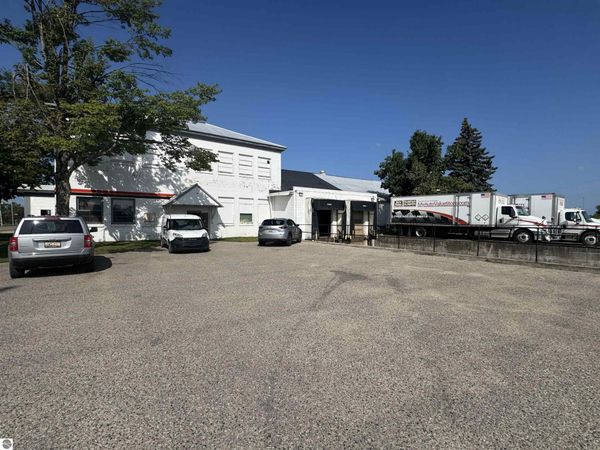 1075 Wisconsin S, Gaylord, MI 49735