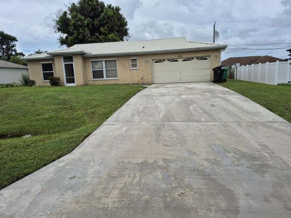 435 SW KABOT Avenue, Port St. Lucie, FL 34953