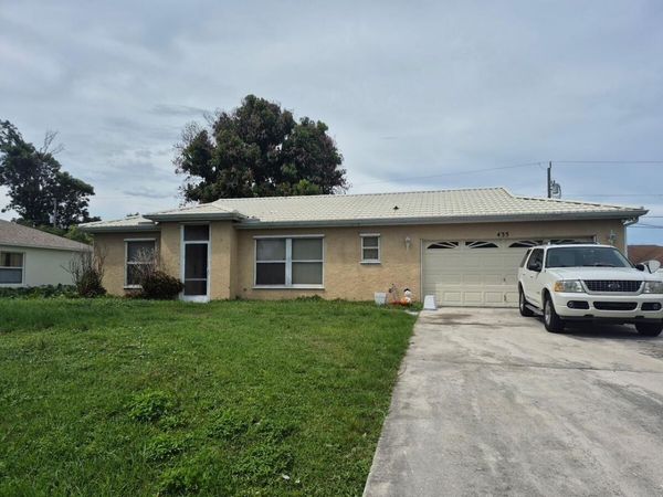 435 SW KABOT Avenue, Port St. Lucie, FL 34953