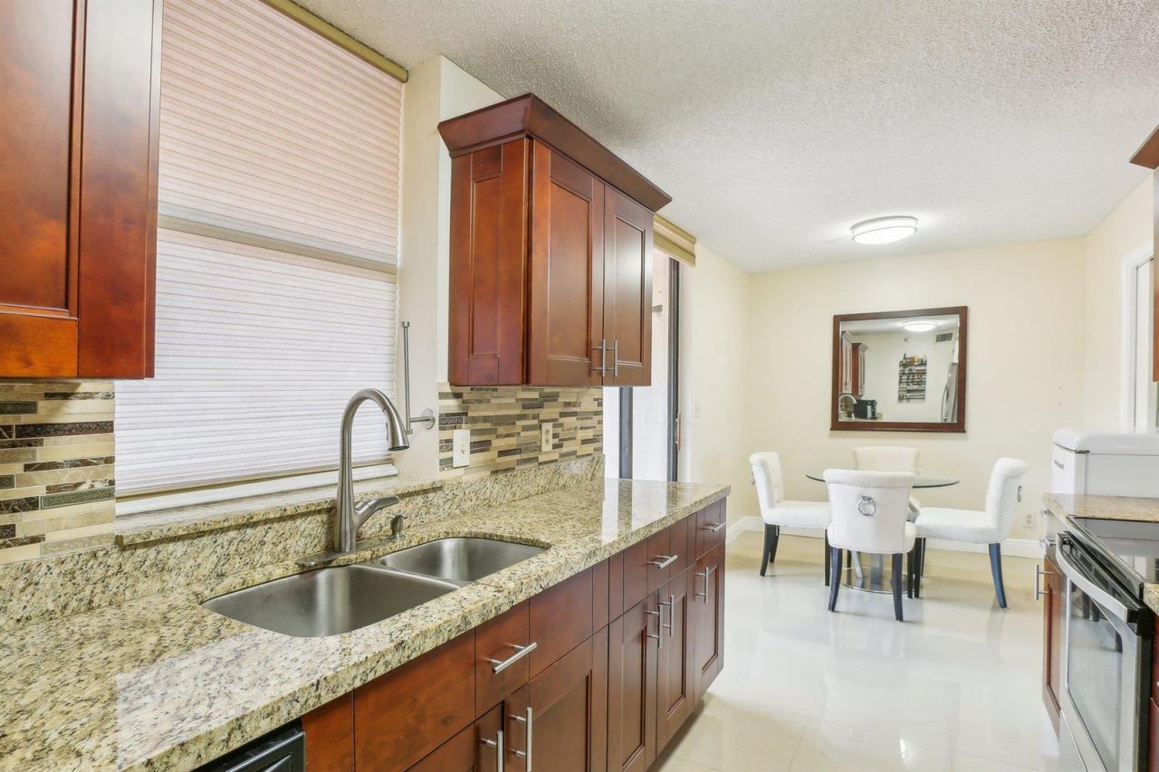 7153 Promenade Drive, Unit 202, Boca Raton, FL 33433 Photo
