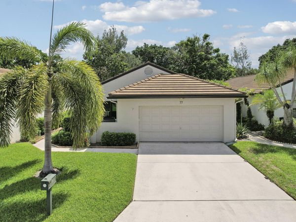 77 Ironwood Way N, Palm Beach Gardens, FL 33418