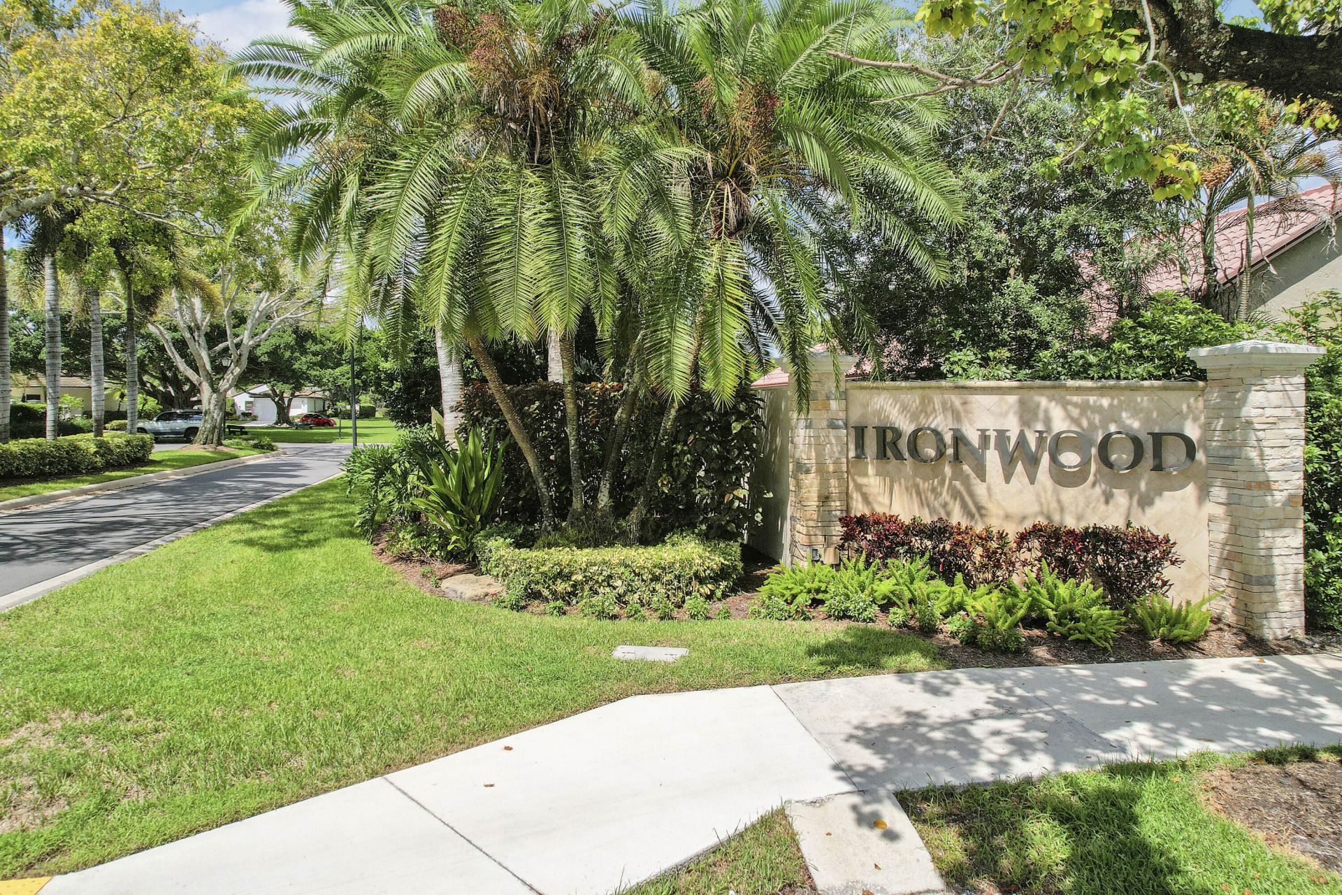 77 Ironwood Way N, Palm Beach Gardens, FL 33418 Photo
