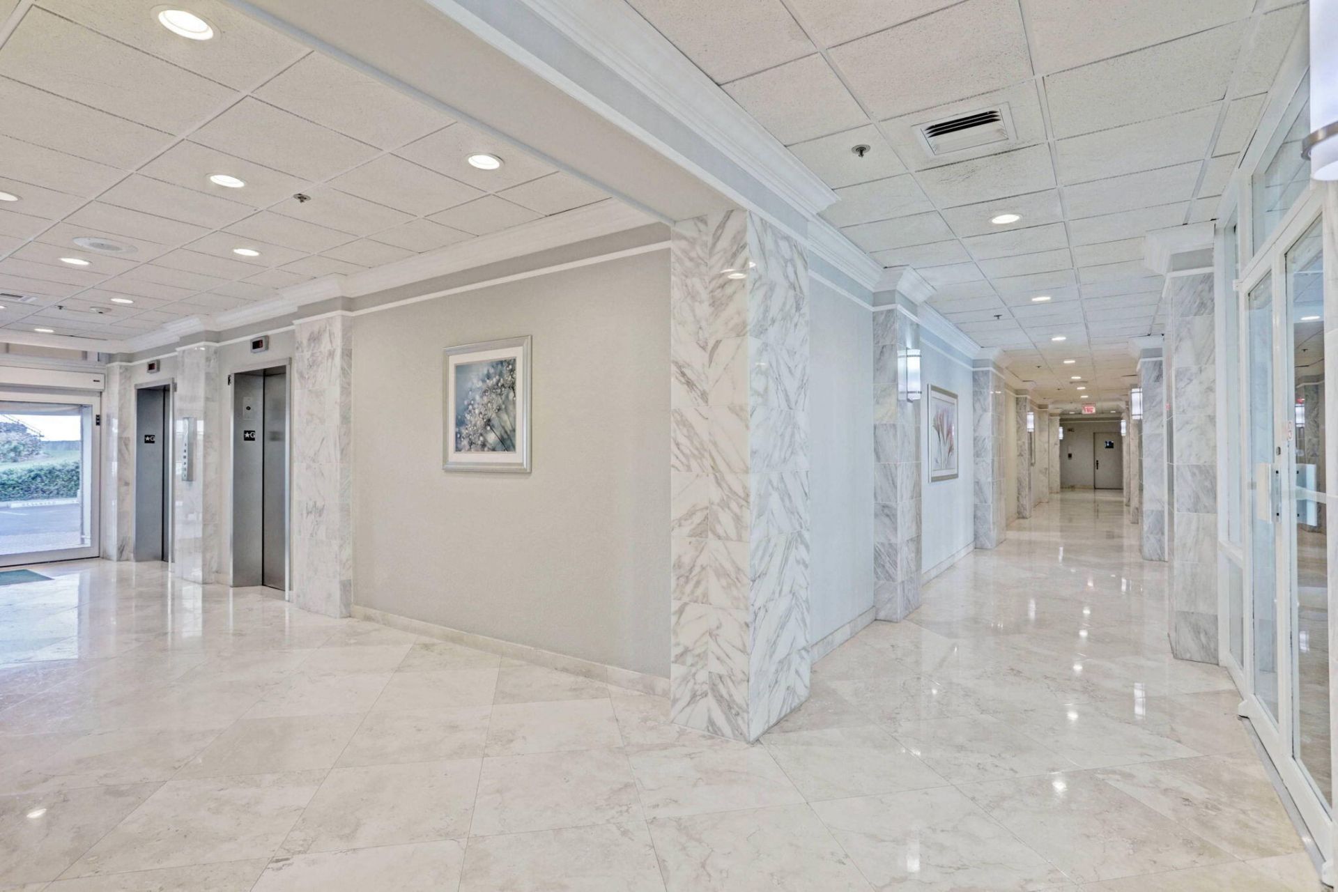 5440 N Ocean Drive, Unit 304, Singer Island, FL 33404 Photo