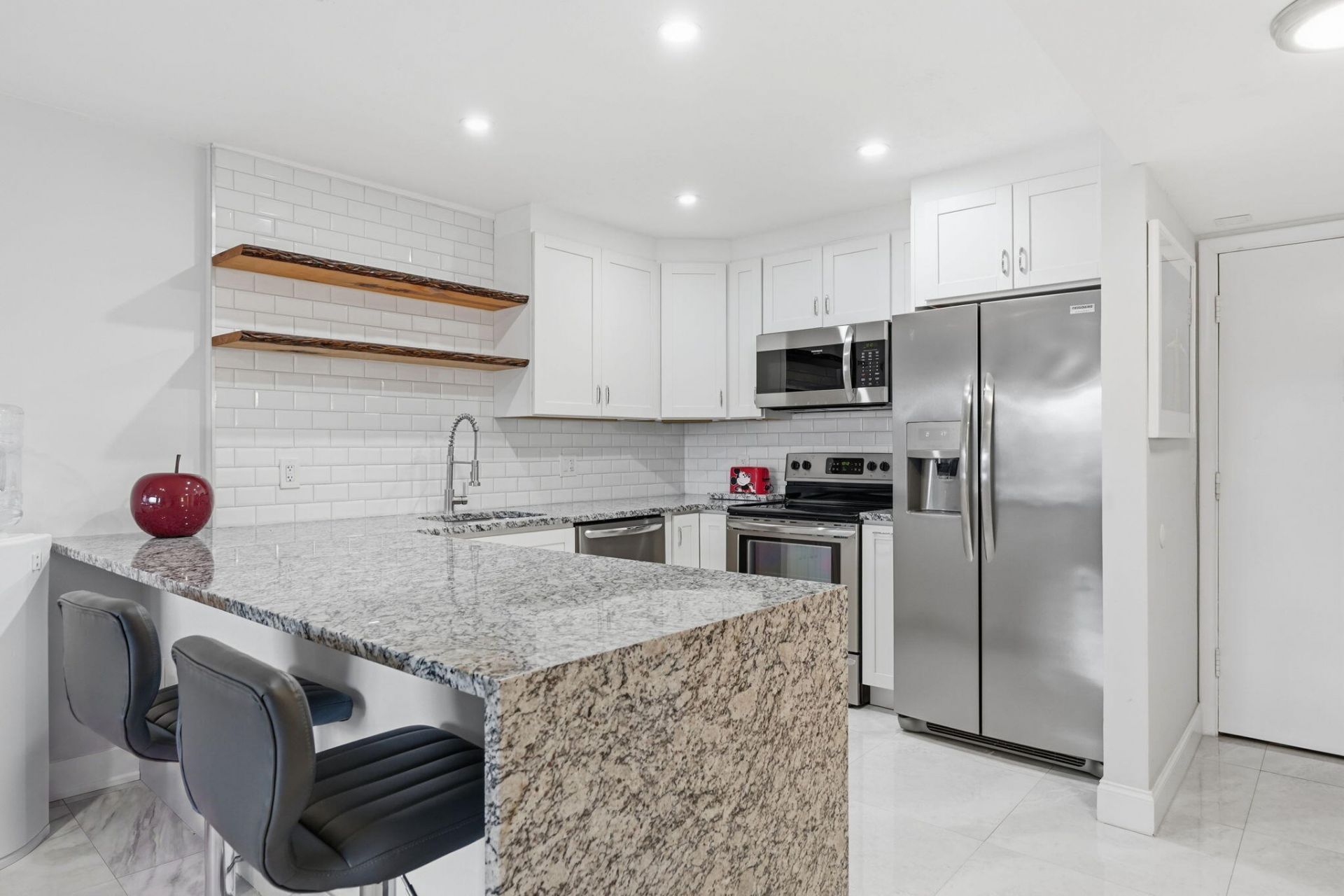 1516 S Lakeside Drive, Unit 408, Lake Worth Beach, FL 33460 Photo