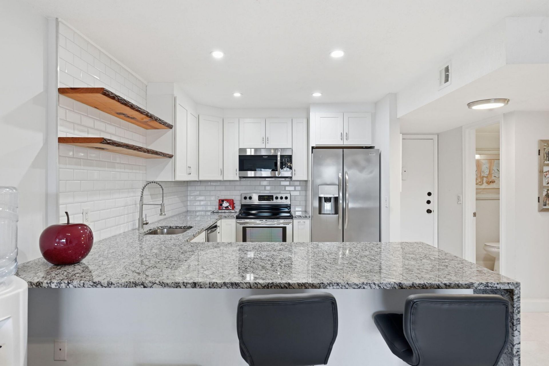 1516 S Lakeside Drive, Unit 408, Lake Worth Beach, FL 33460 Photo