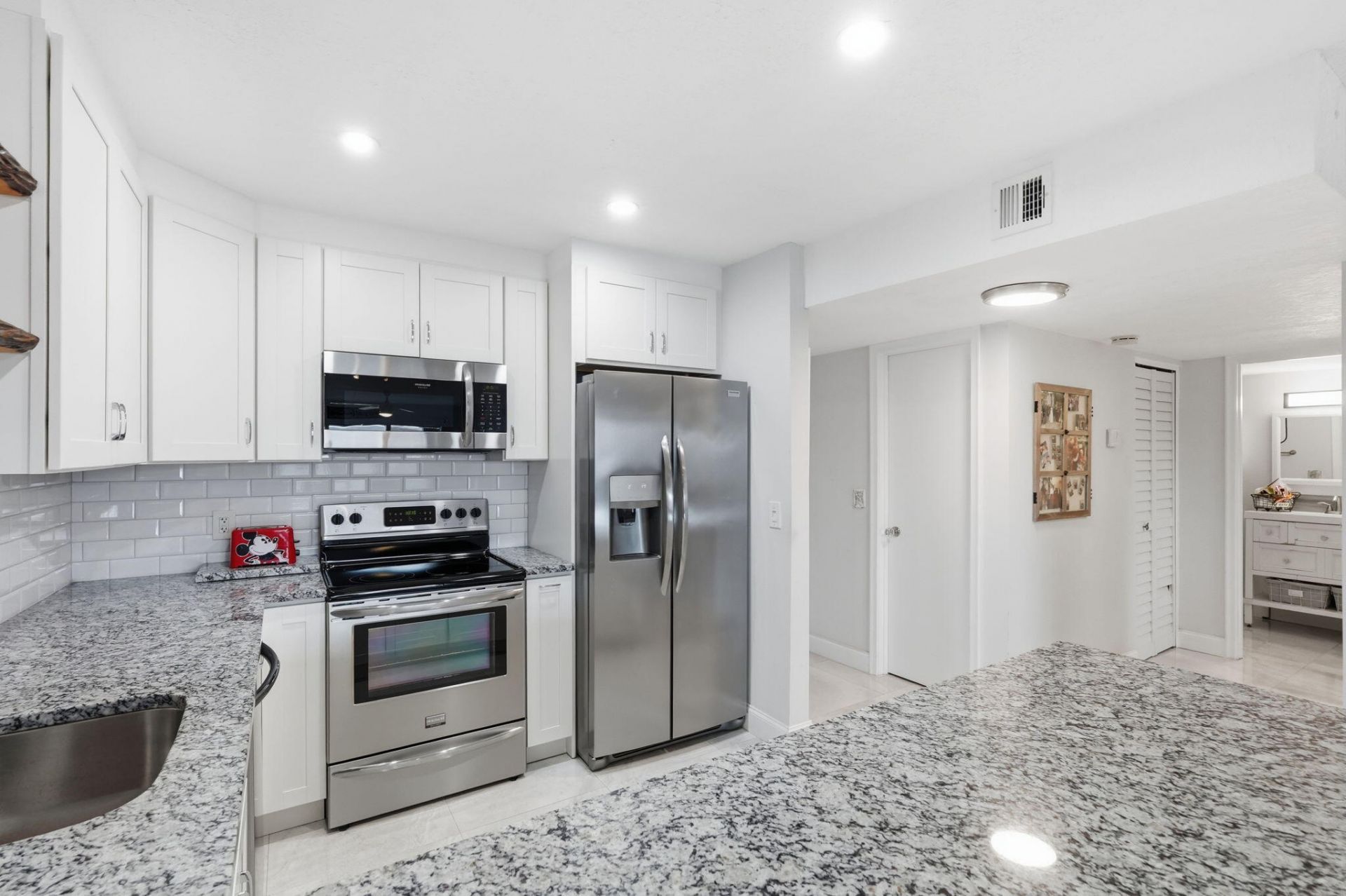 1516 S Lakeside Drive, Unit 408, Lake Worth Beach, FL 33460 Photo
