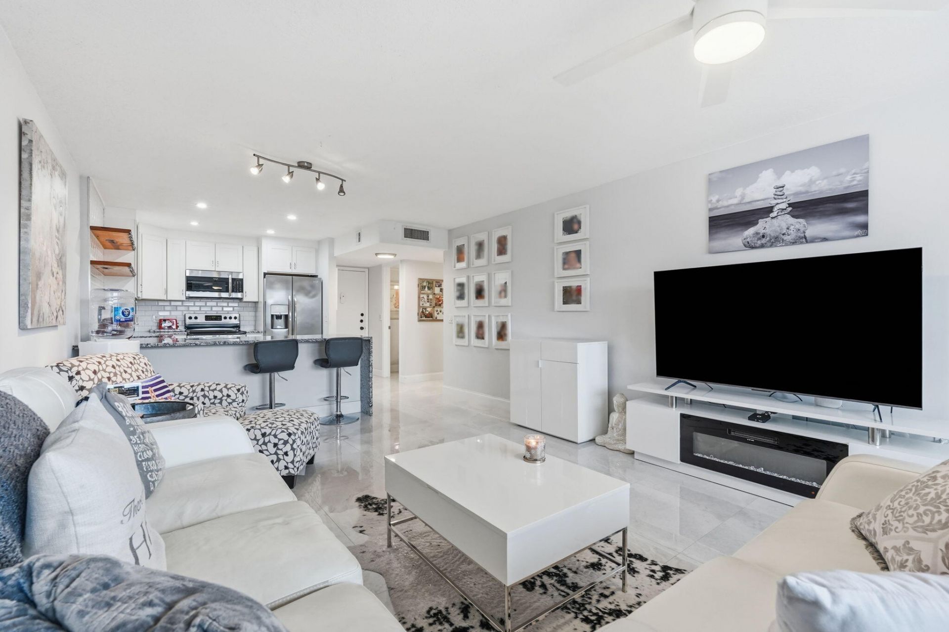 1516 S Lakeside Drive, Unit 408, Lake Worth Beach, FL 33460 Photo