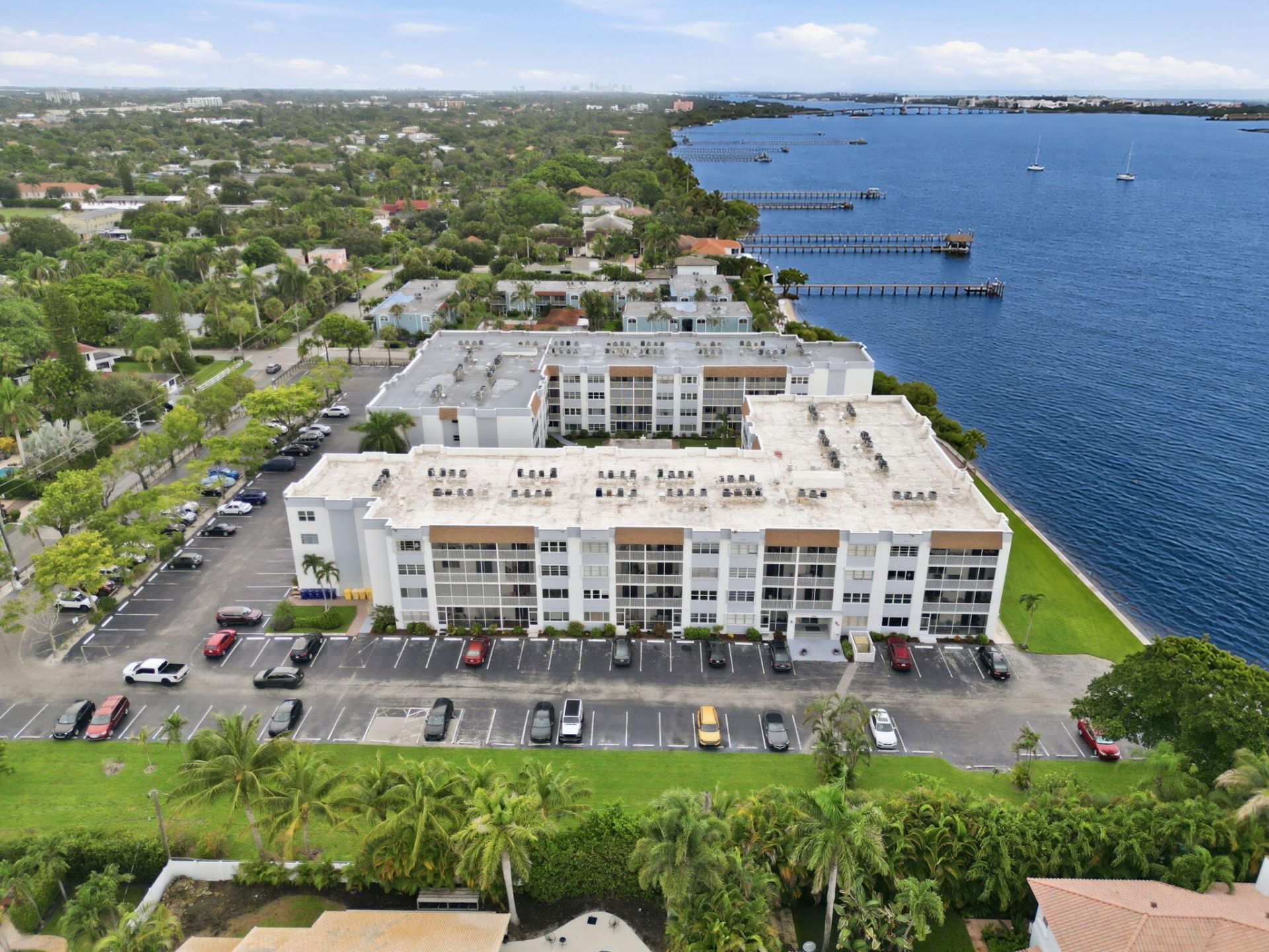 1516 S Lakeside Drive, Unit 408, Lake Worth Beach, FL 33460 Photo