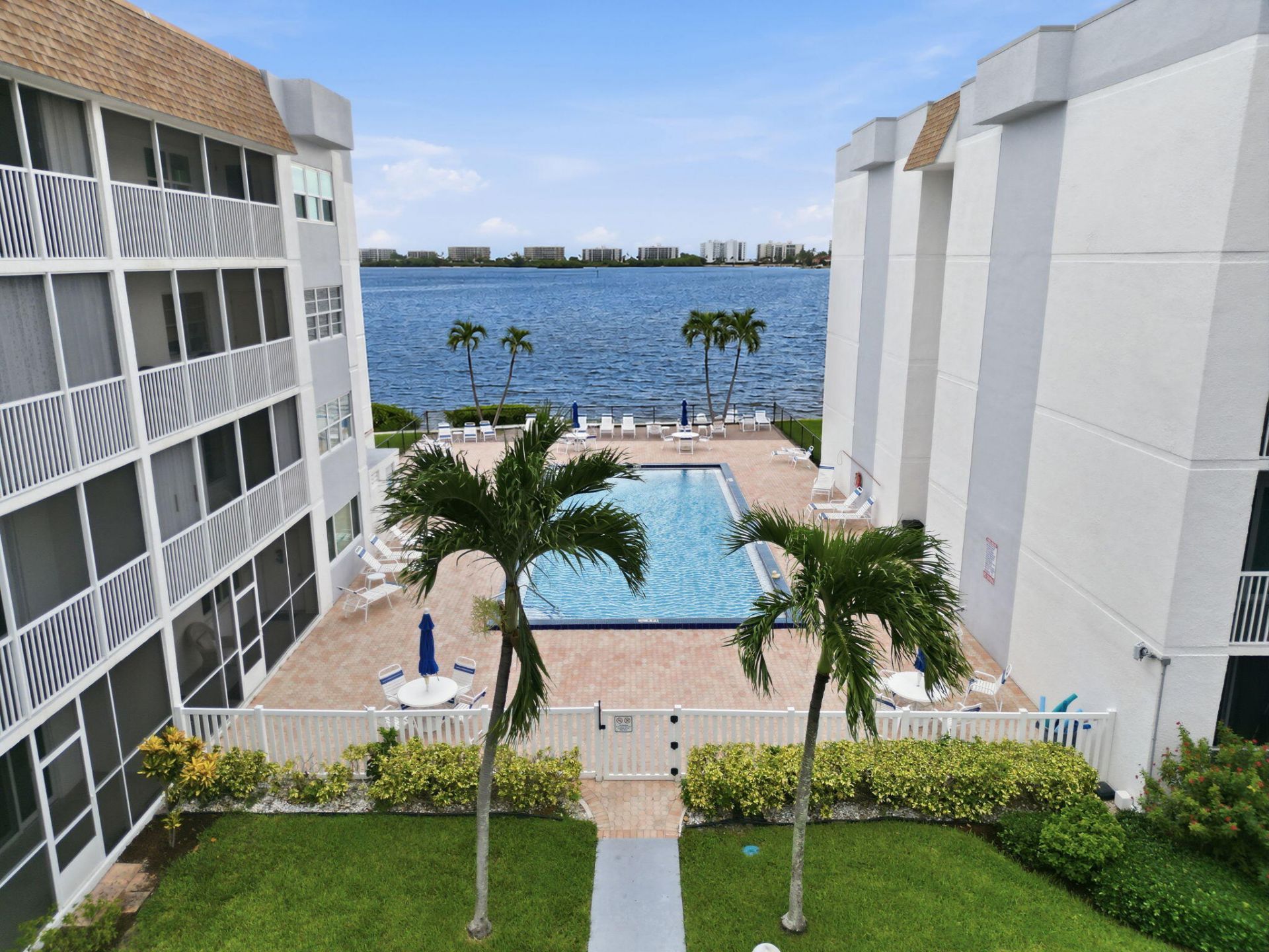 1516 S Lakeside Drive, Unit 408, Lake Worth Beach, FL 33460 Photo