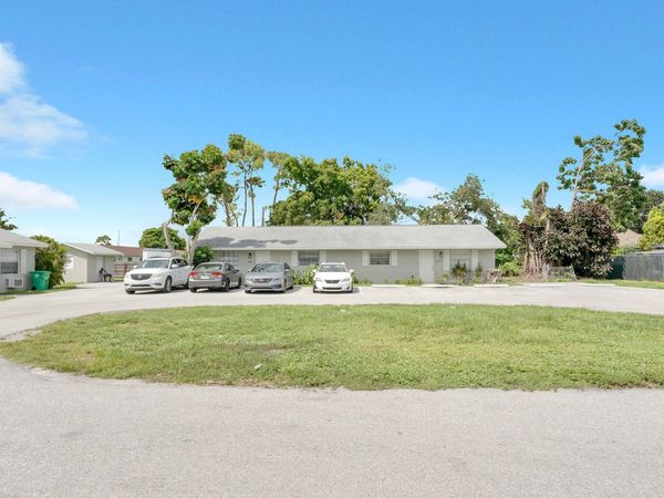 3883 Park Lane, Palm Springs, FL 00000