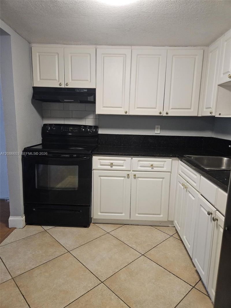 8301 SW 142nd Ave, Unit B205, Miami, FL 33183 Photo