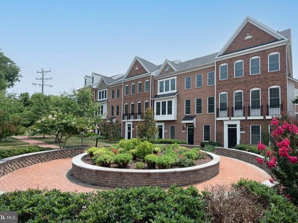 276 SE TRAIN WHISTLE TERRACE SE, LEESBURG, VA 20175
