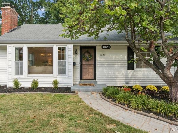 1023 Woodbine Drive , Crestwood, MO 63126