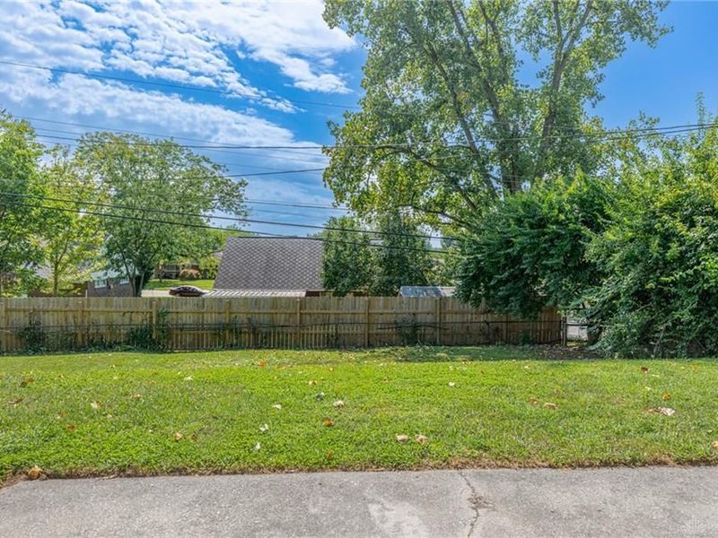 5232 Fishburg Road, Huber Heights, OH 45424 Photo 21